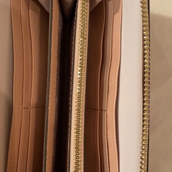 Tory Burch MultiZip Continental Wallet - Picture 7 of 9